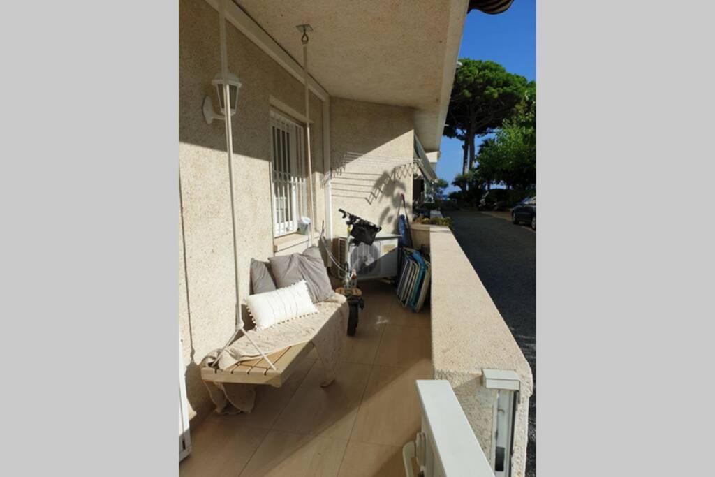 Apartamento 1ª Linea De Mar Cambrils Vilafortuny מראה חיצוני תמונה